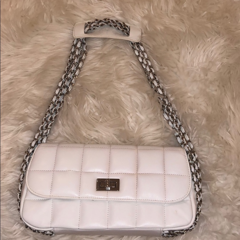 White shoulder bag with chain handle